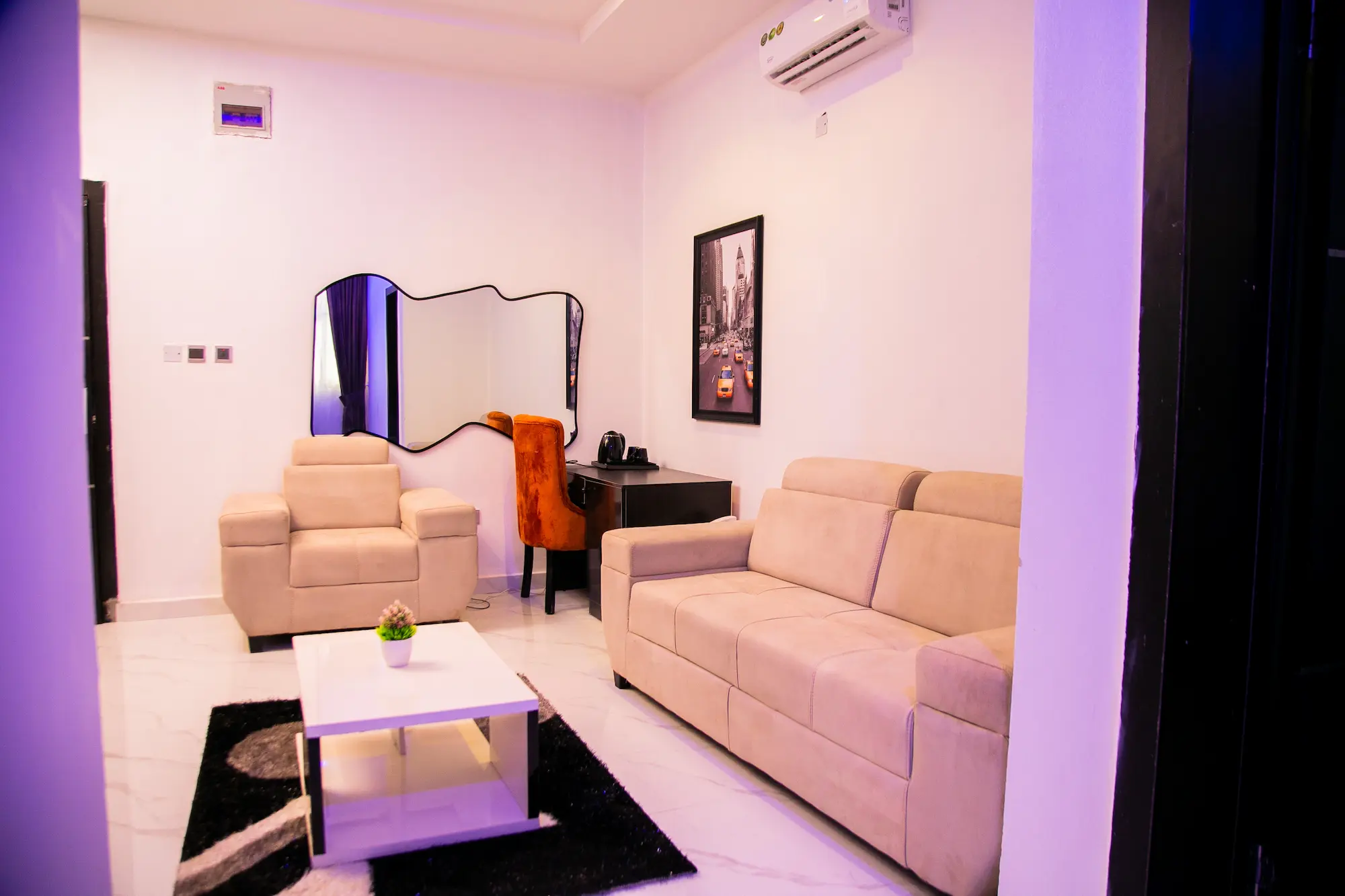 melody luxury room image 1